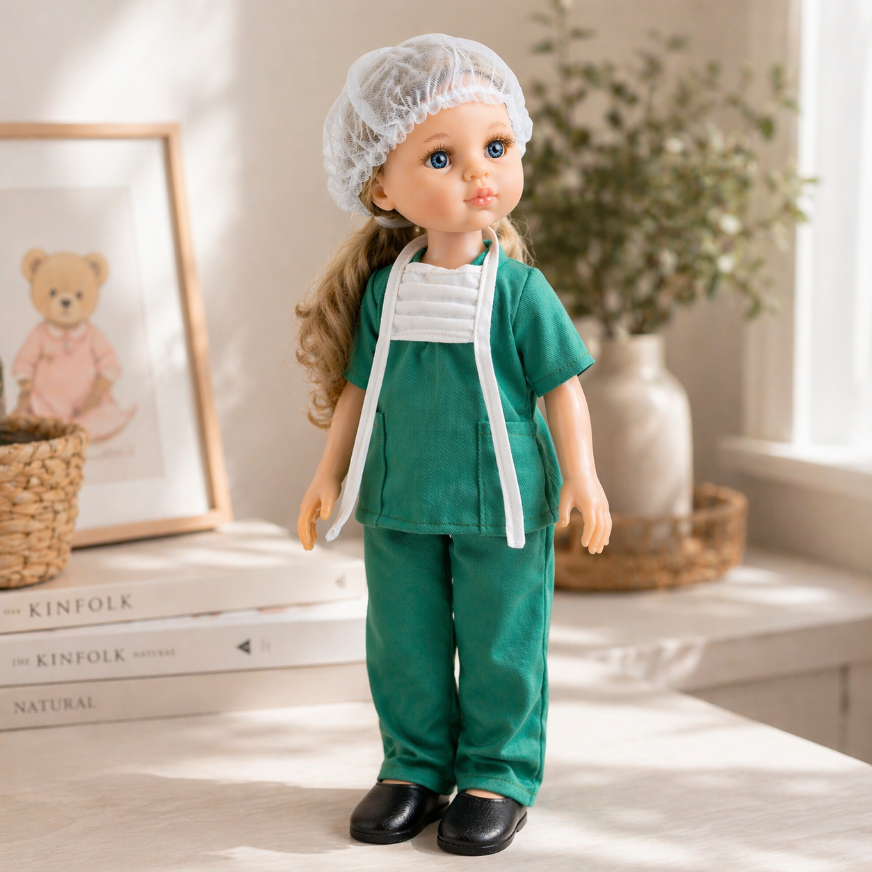 Carla Amiga von Paola Reina – Krankenschwester Puppe 32 cm – Bild 3
